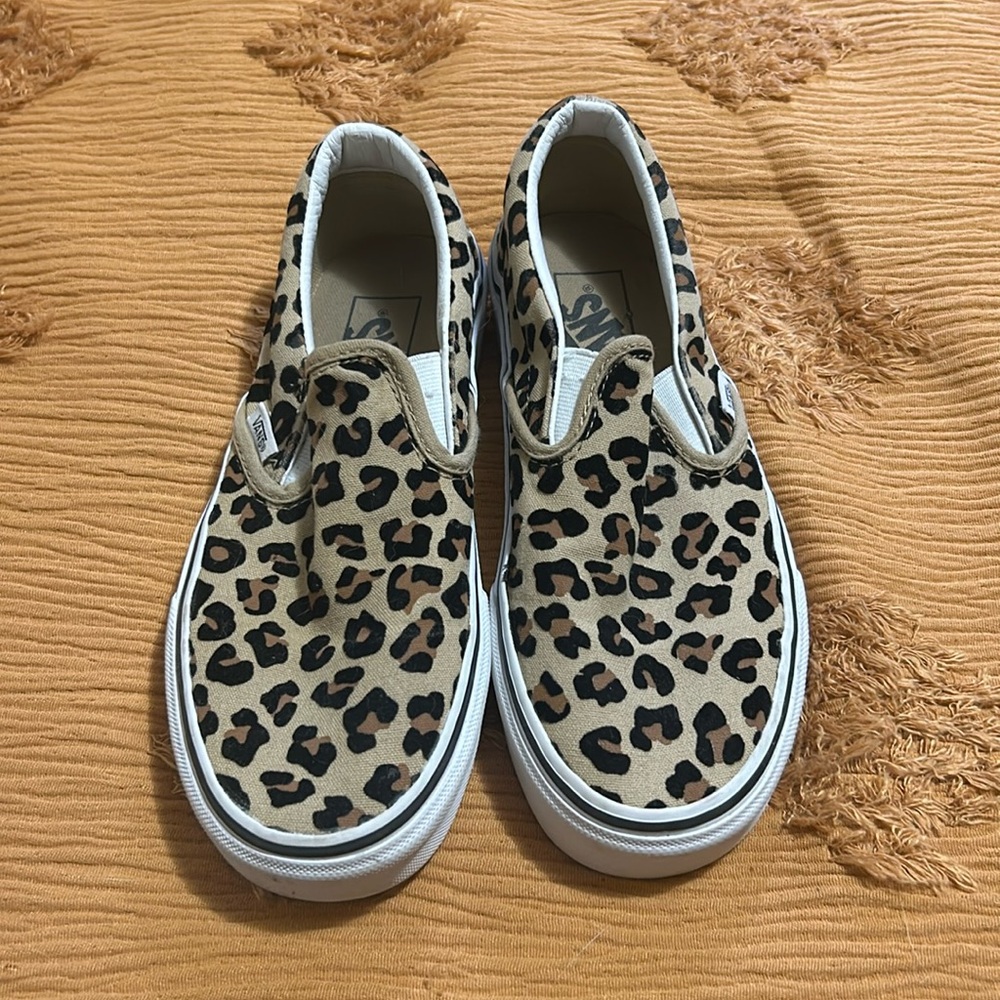 Vans leopard slip one